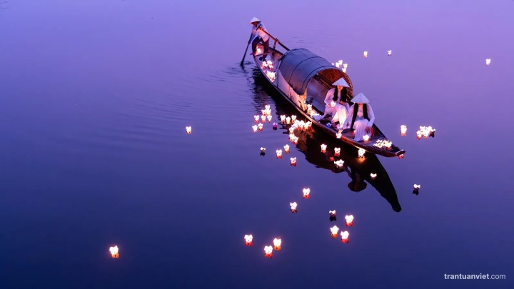 Releasing flower garland
